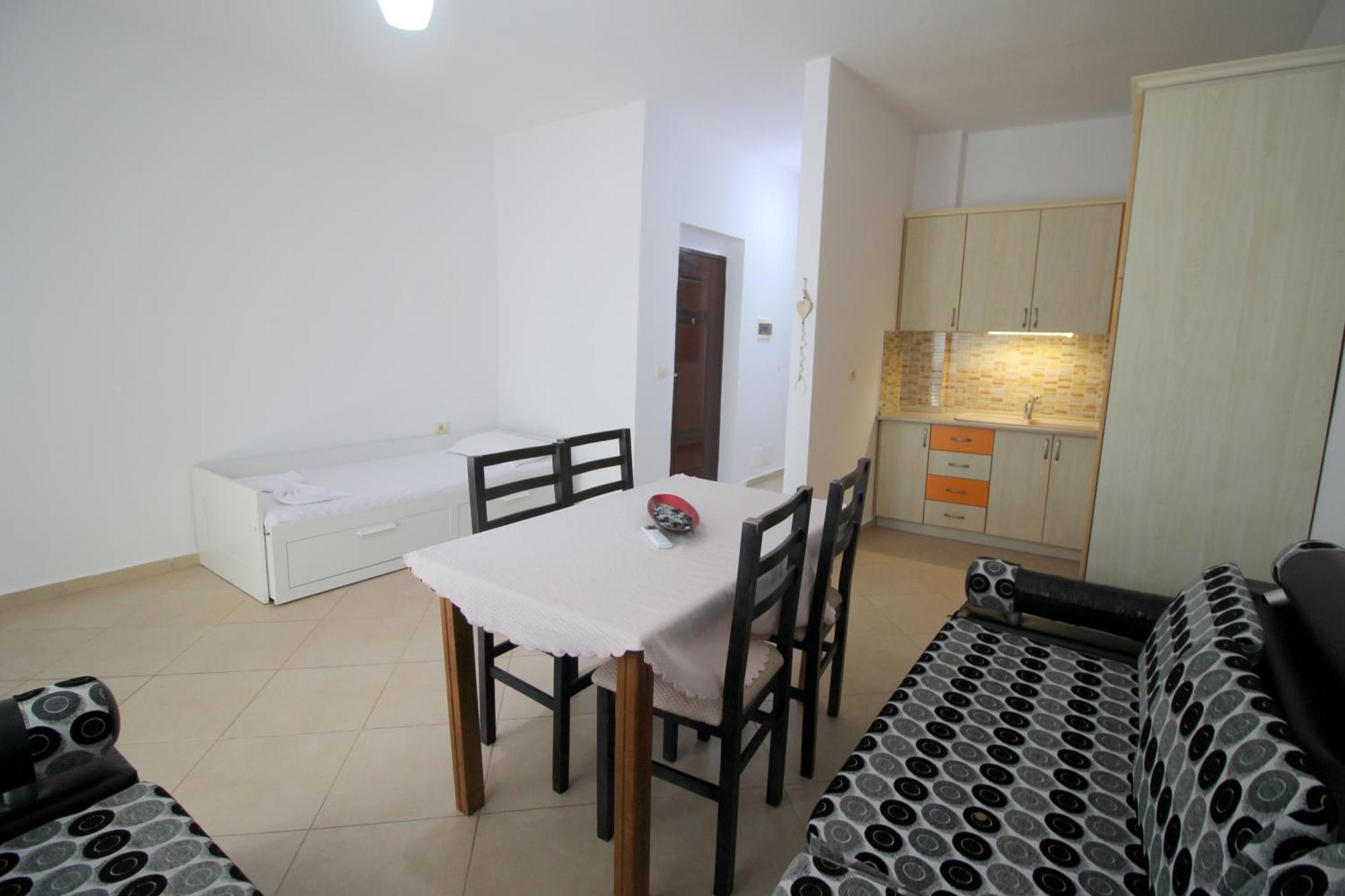 July Seaview Apartments ซารานเดอ ภายนอก รูปภาพ