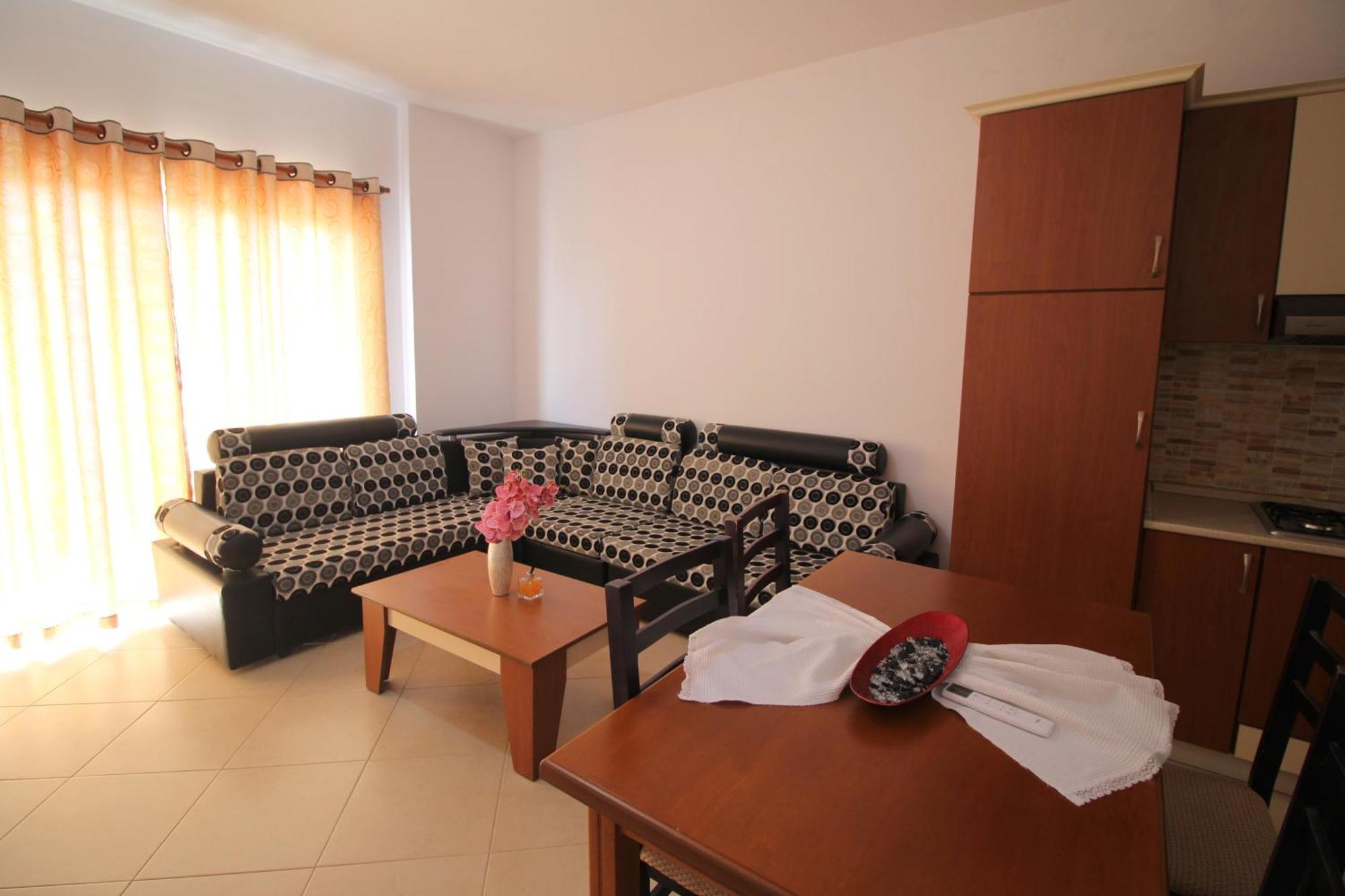 July Seaview Apartments ซารานเดอ ภายนอก รูปภาพ