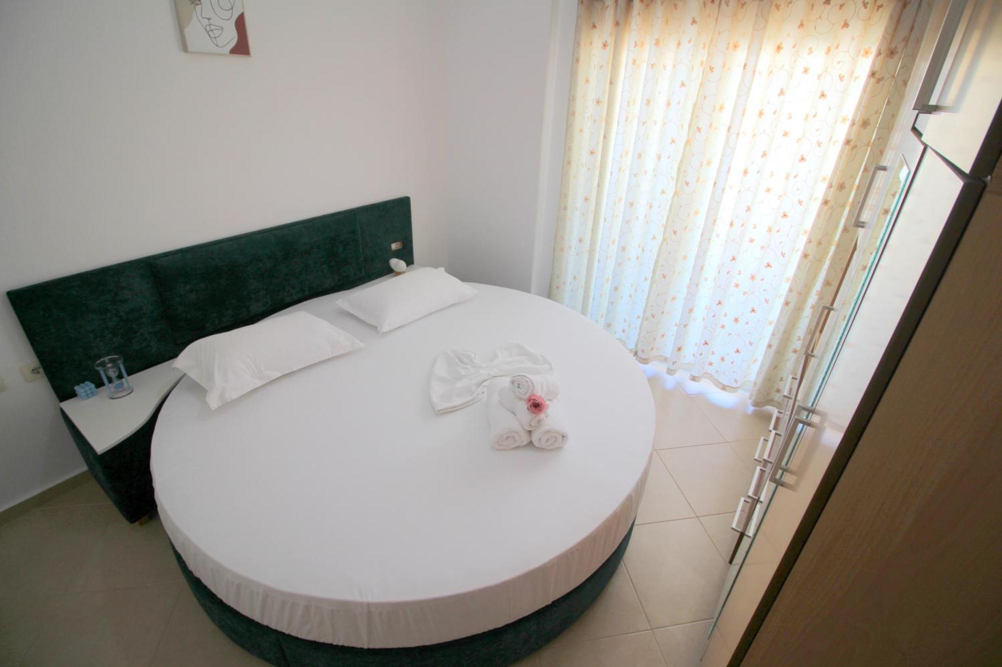 July Seaview Apartments ซารานเดอ ภายนอก รูปภาพ