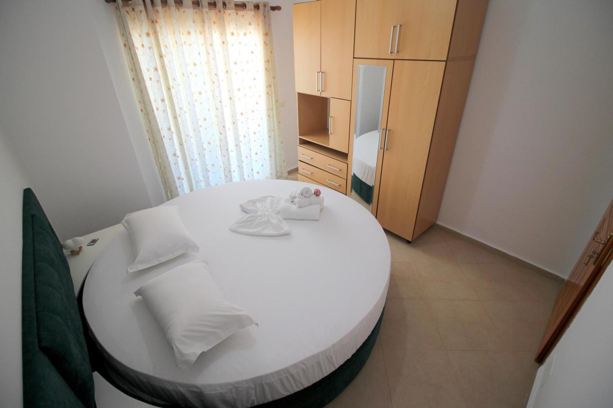 July Seaview Apartments ซารานเดอ ภายนอก รูปภาพ