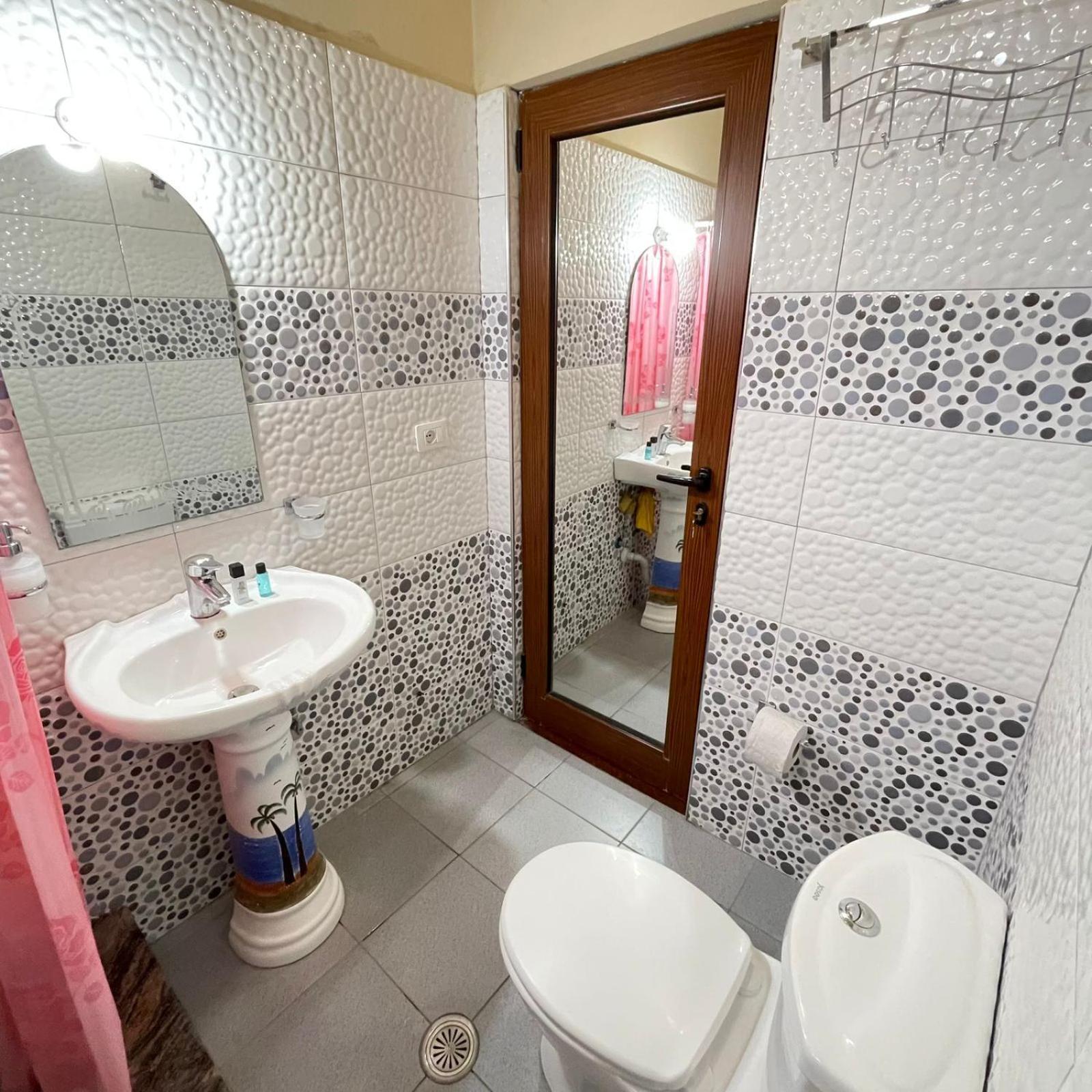 July Seaview Apartments ซารานเดอ ภายนอก รูปภาพ