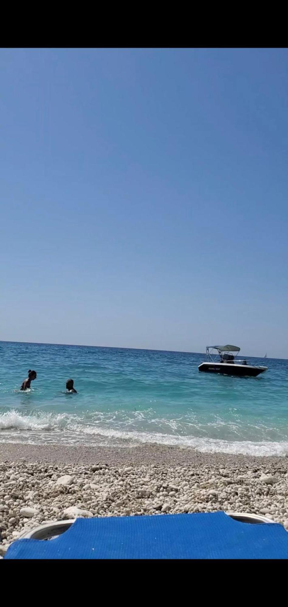 July Seaview Apartments ซารานเดอ ภายนอก รูปภาพ